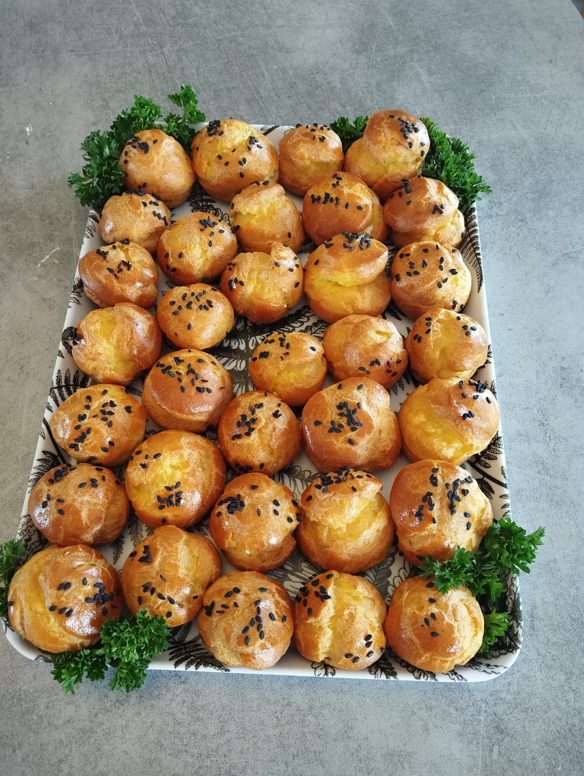 Photo de notre Mini Choux Salés Saumon fumé réalisé par So' Patiss Fécamp