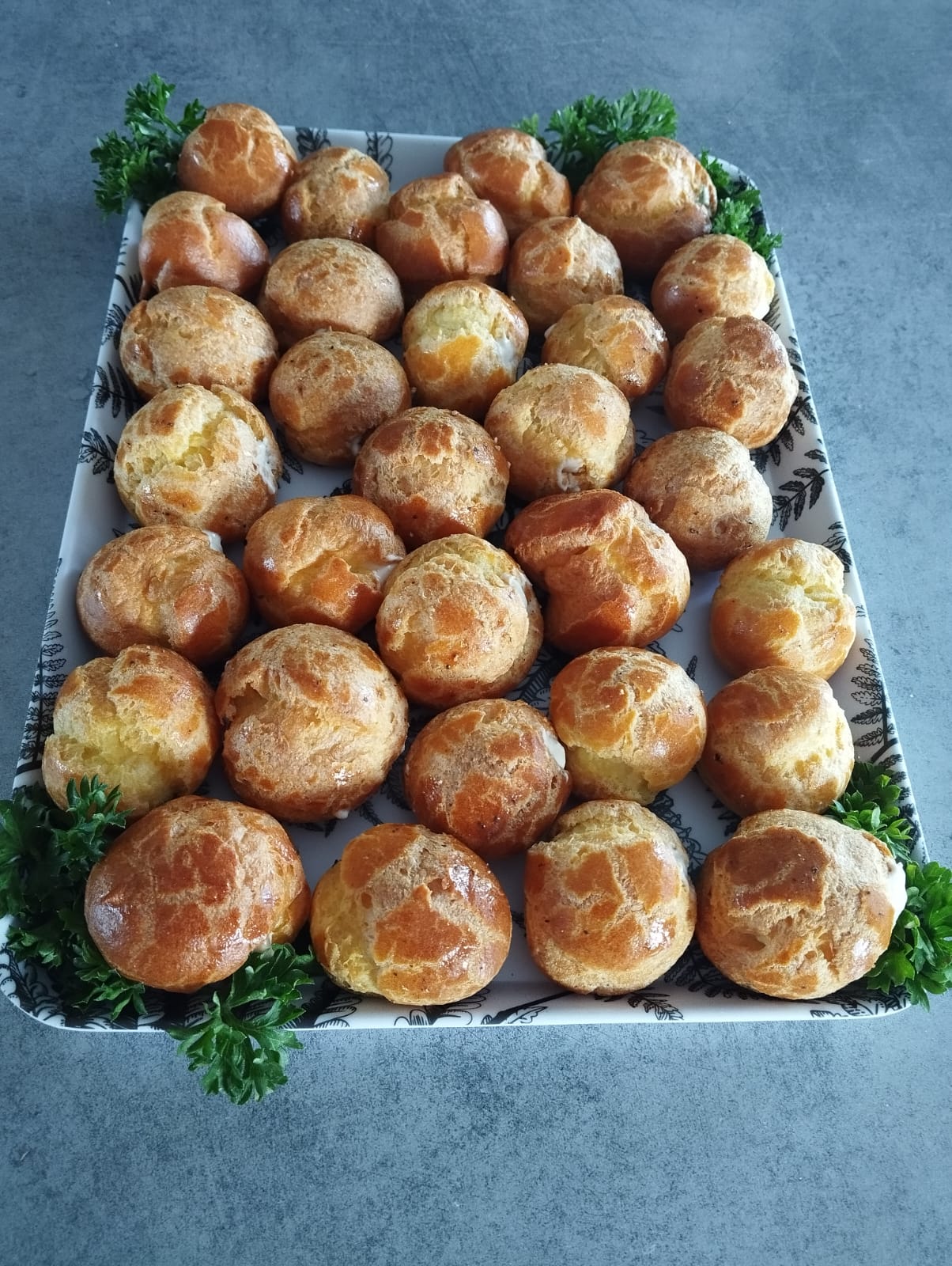 Photo de notre Mini Choux Salés Thon réalisé par So' Patiss Fécamp